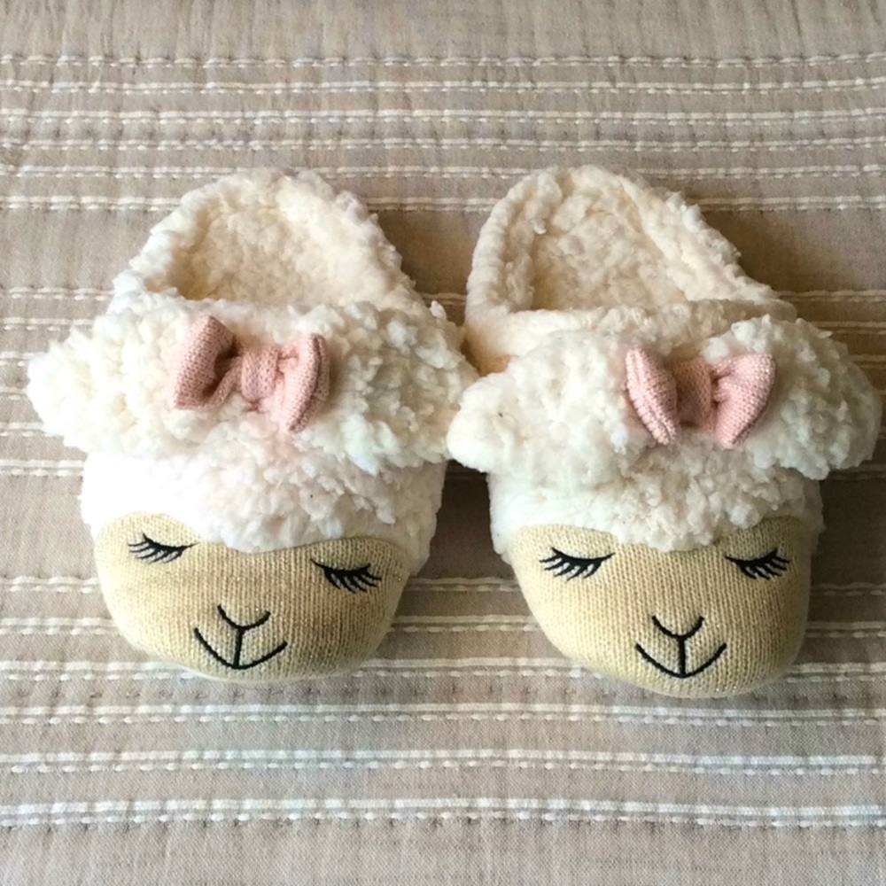 Fuzzy Slip-on Slippers